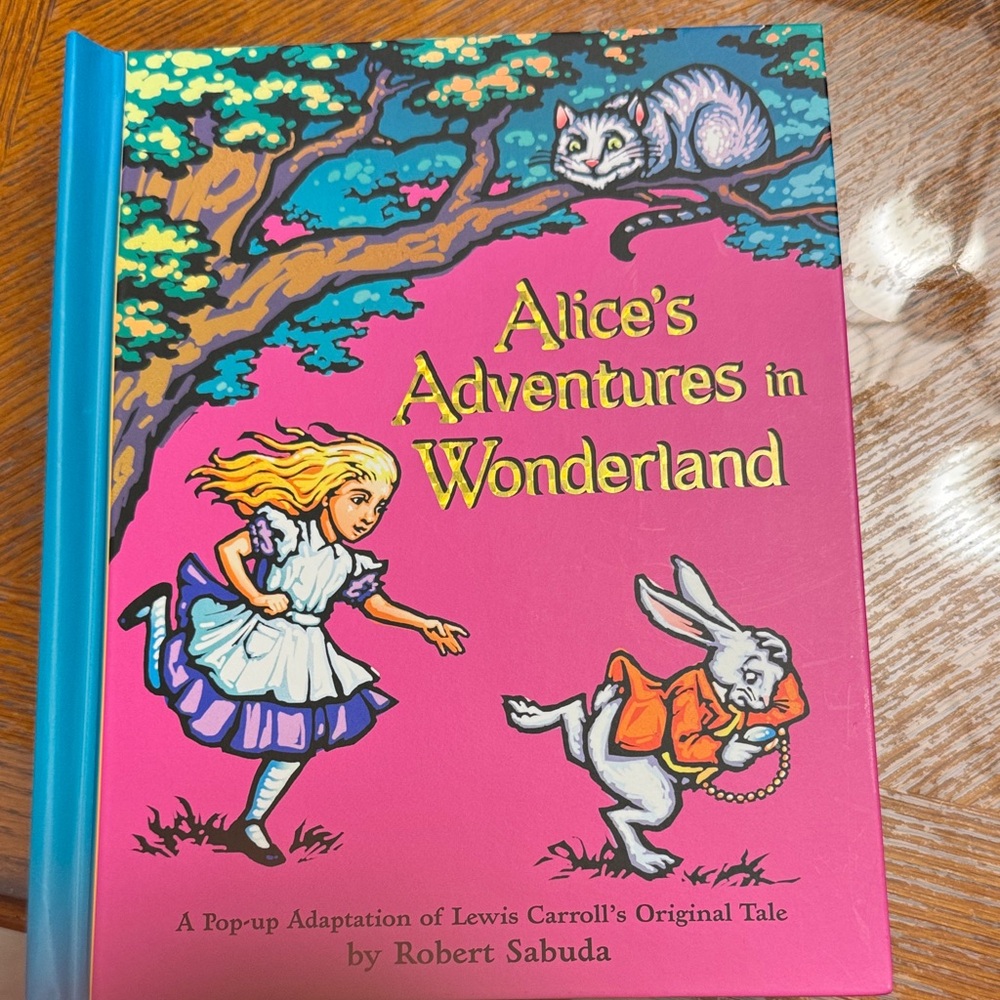Alice's Adventures in Wonderland Pop-Up Book